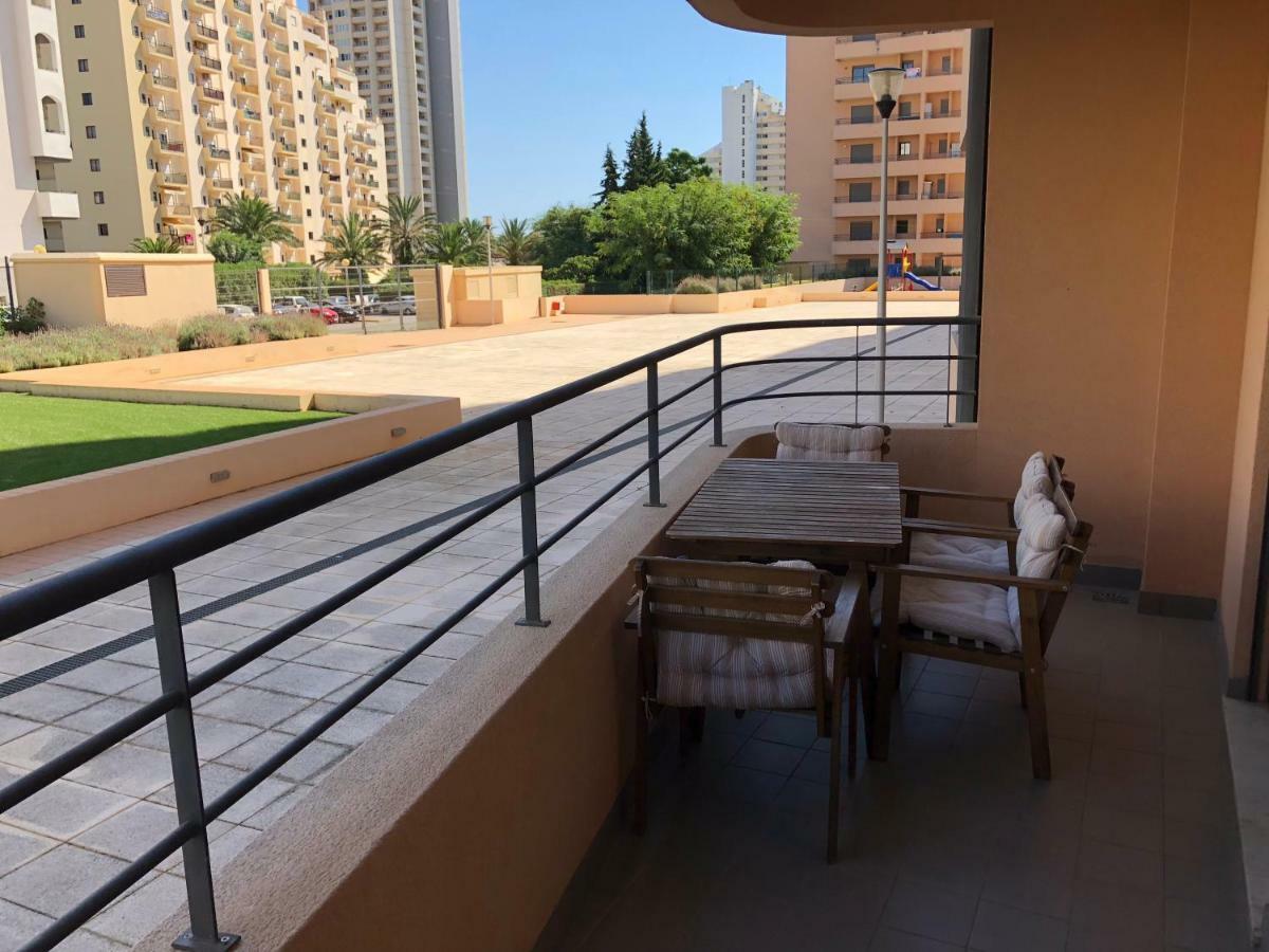 פורטימאו Awesome Apartment In Praia Da Rocha מראה חיצוני תמונה