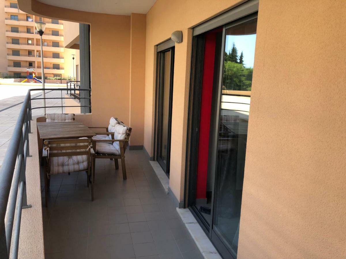 פורטימאו Awesome Apartment In Praia Da Rocha מראה חיצוני תמונה